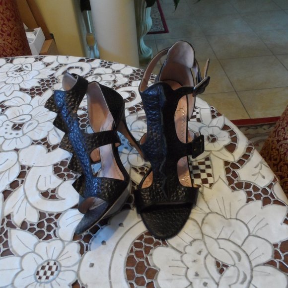 Moschino Cheapandchic Black Textured Leather Black Heels Size 38.5B - Picture 3 of 16
